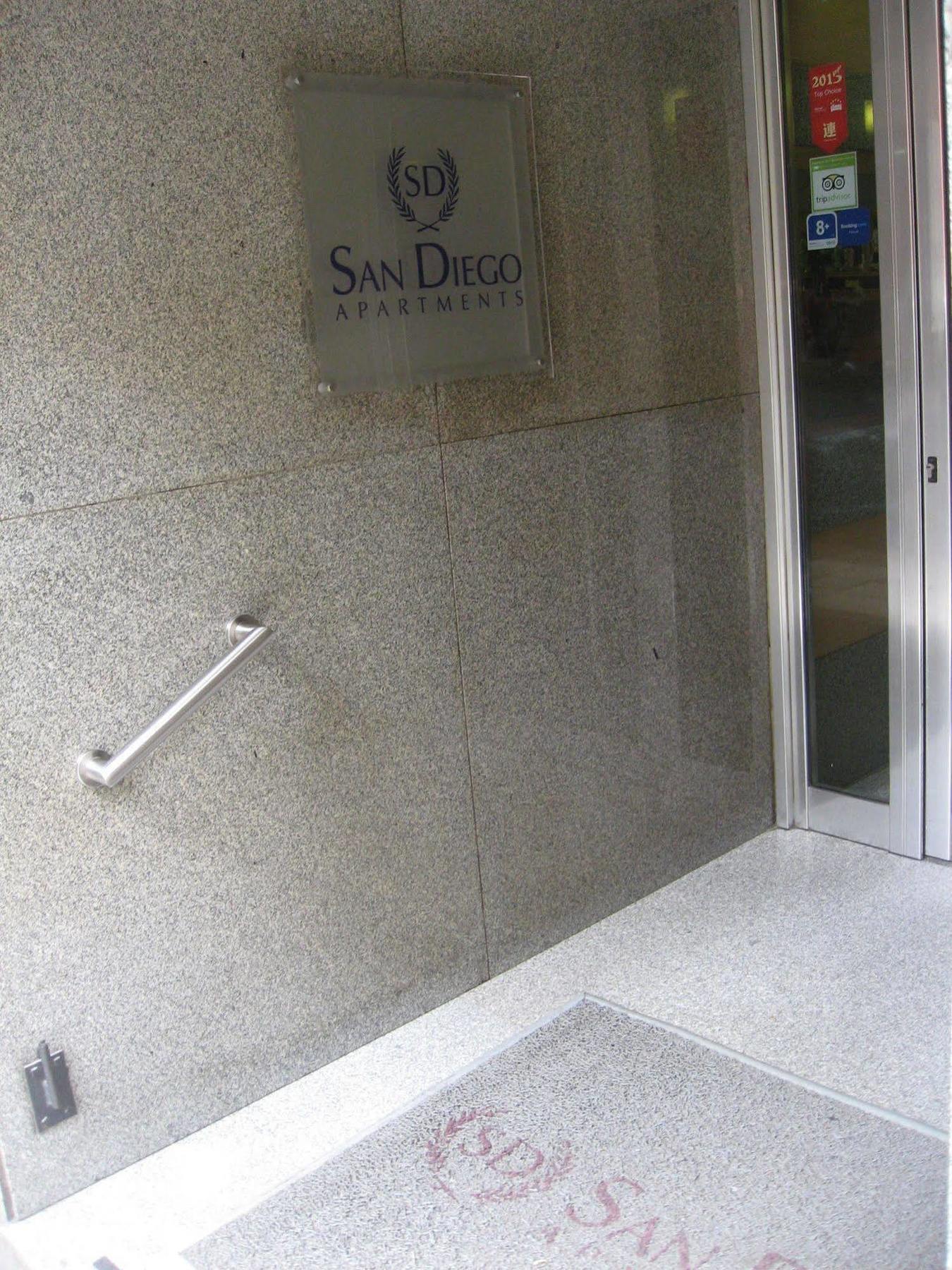 雷科莱塔圣地亚哥公寓酒店 布宜诺斯艾利斯 外观 照片